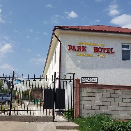 Park Hotel&Hostel Karakol Eksteriør bilde