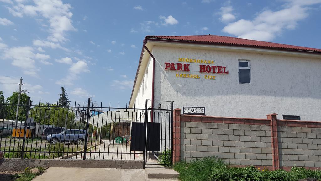 Park Hotel&Hostel Karakol Eksteriør bilde