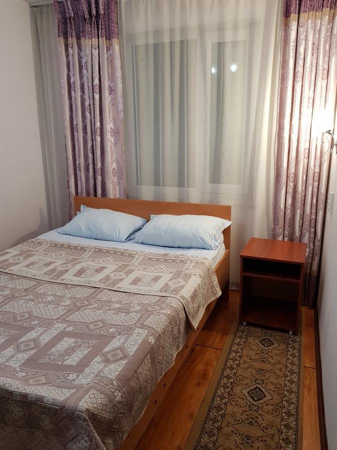Park Hotel&Hostel Karakol Eksteriør bilde