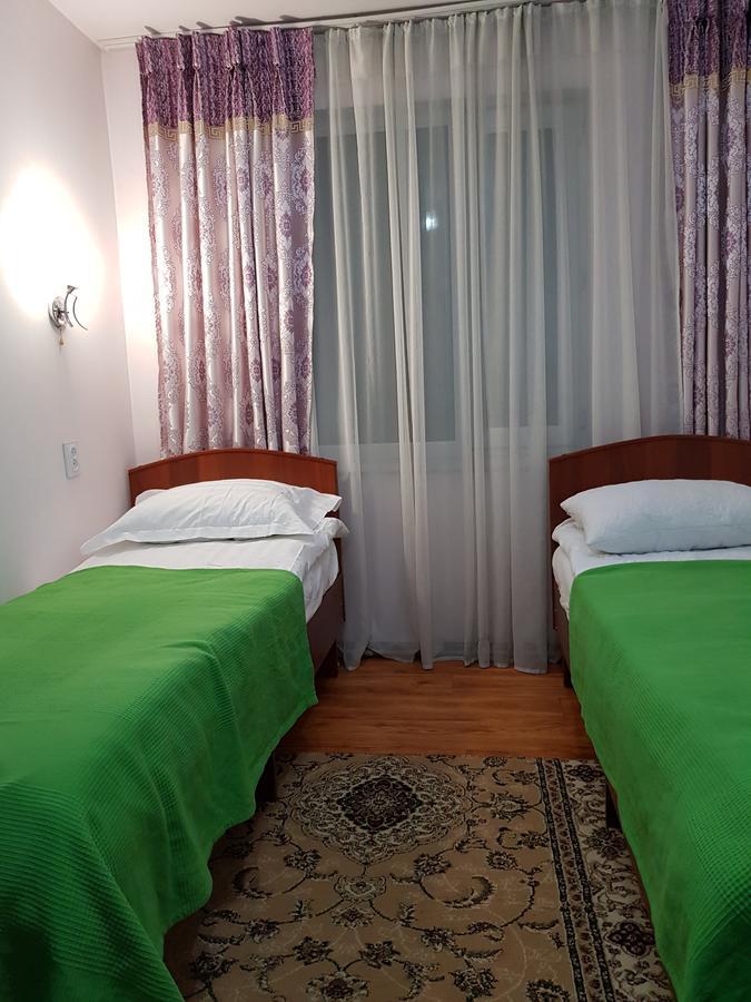 Park Hotel&Hostel Karakol Eksteriør bilde